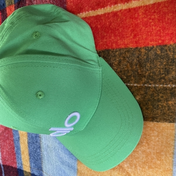 ALO Yoga Green Cap with White Logo - Picture 3 of 5